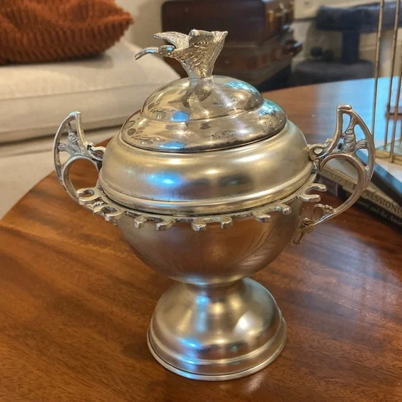 Antique silver-plated sugar bowl with a bird finial and matching spoons. - Picture 8 of 8